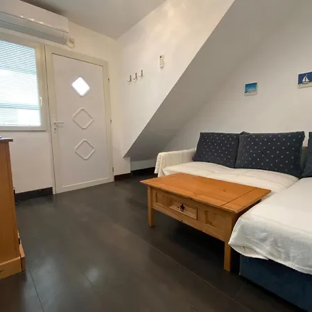 Apartment Charmante In Mit Schoener Terrasse