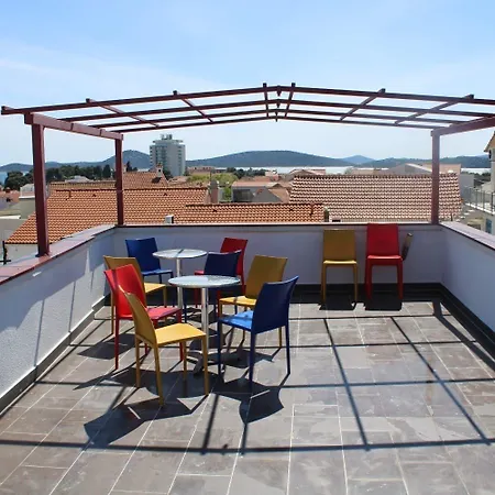 Charmante In Mit Schoener Terrasse Apartment Vodice