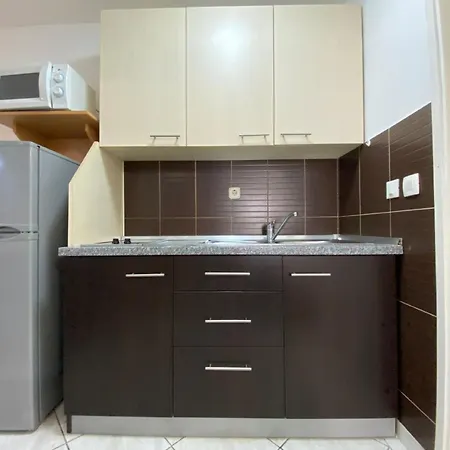 Apartment Charmante In Mit Schoener Terrasse Vodice