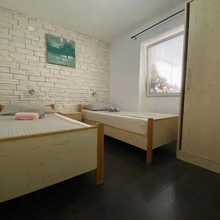 Apartment Charmante In Mit Schoener Terrasse