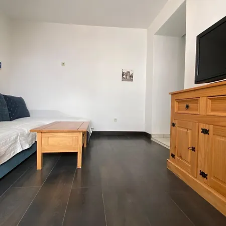 Apartment Charmante In Mit Schoener Terrasse *