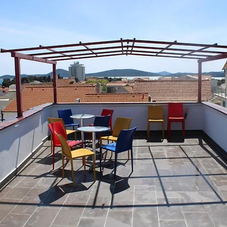 Charmante In Mit Schoener Terrasse * Vodice