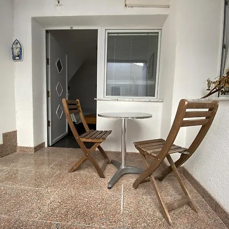 Charmante In Mit Schoener Terrasse Apartment